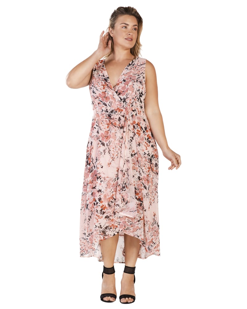 Front of a model wearing a size 1X Leia High Low Maxi Dress in GARDENFLORAL by Standards & Practices. | dia_product_style_image_id:275921